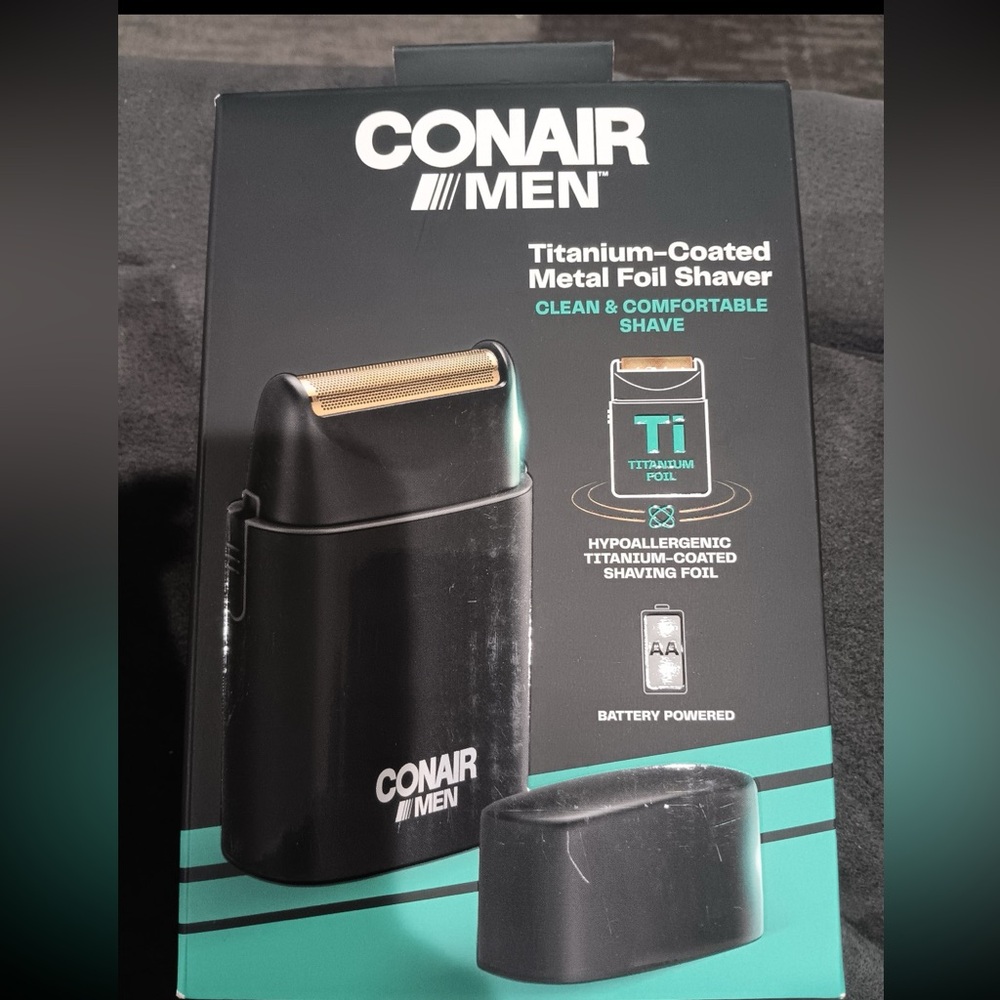 Conair Men Titanium-Coated Metal Foil Shaver - Black with Gold Foil